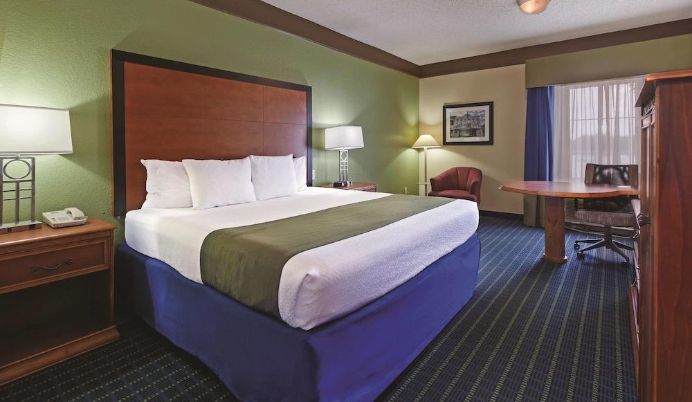 La Quinta By Wyndham Shawnee Otel Dış mekan fotoğraf