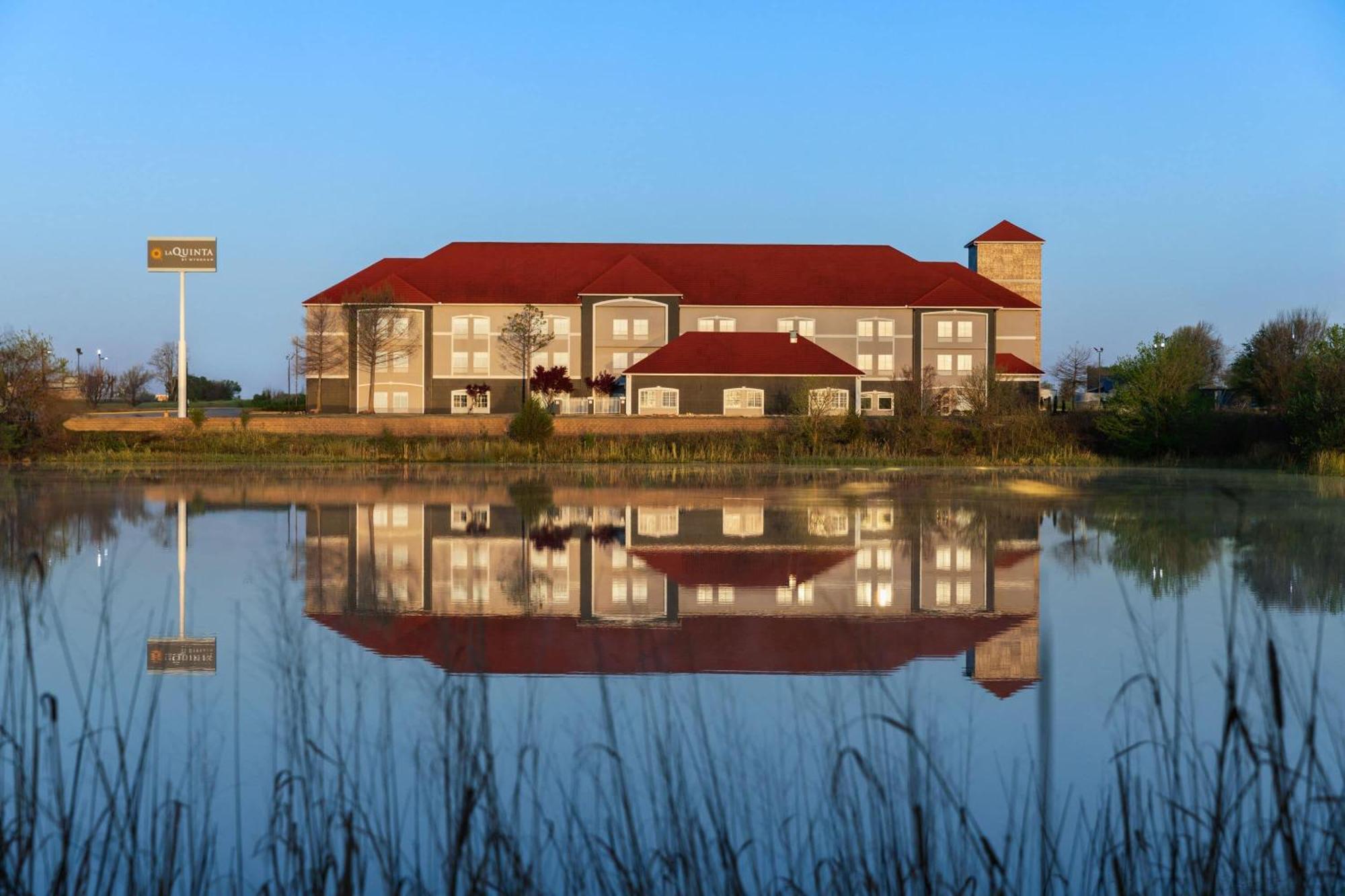 La Quinta By Wyndham Shawnee Otel Dış mekan fotoğraf
